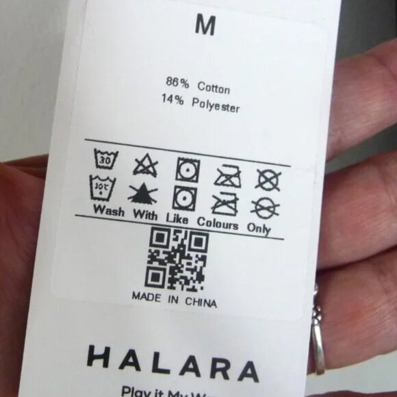 HALARA HOODIE LACE UP BACK SIZE MEDIUM - Picture 5 of 5